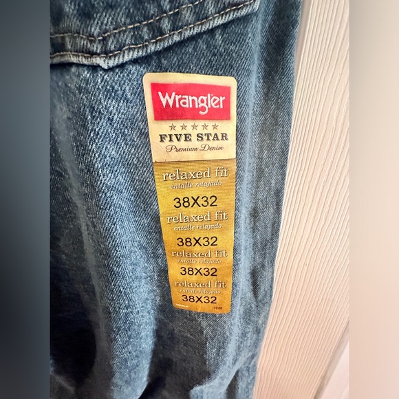 NWT WRANGLER® FIVE STAR PREMIUM DENIM RELAXED FIT JEAN IN VINTAGE 38 X 32 - Picture 5 of 8